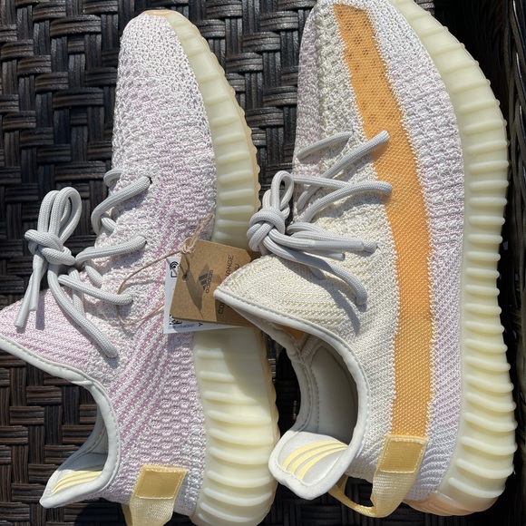 Adidas Yeezy 350 Light Size 9.5 main image 5
